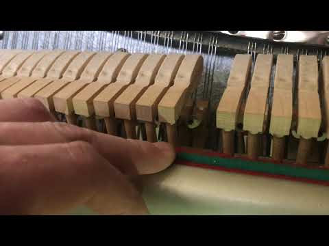 Видео: Регулировка пианино, первые шаги