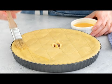 Видео: Пирог с мясом - Сытно, Вкусно и Красиво | Песочно-дрожжевое тесто | Сочный мясной пирог в духовке