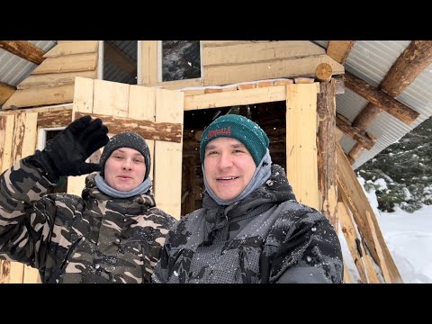 Видео: СЫПЕТСЯ ПОТОЛОК! УСТРАНЯЕМ НЕПОЛАДКИ, ДОБЫВАЕМ ГЛИНУ И ПЕСОК В РЕКЕ! ИЗБУ ЗАМЕТАЕТ СНЕГОМ!