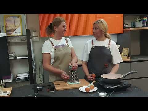 Видео: Вкусная яичница с помидорами на завтрак