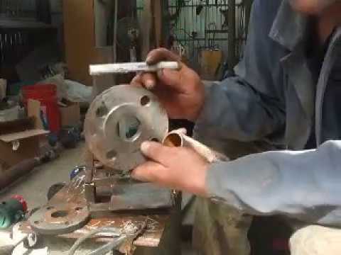 Видео: как быстро и точно выставить фланец к трубе(приспособа)