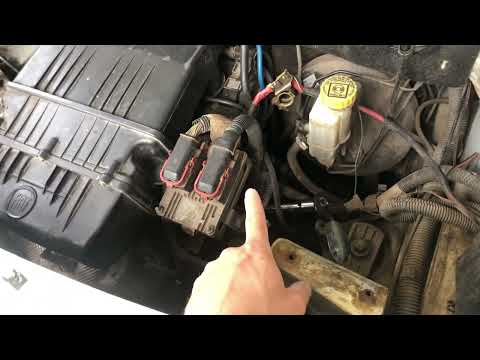 Видео: Замена датчика температуры на Фиат Добло бензин 1.4 2011 года.