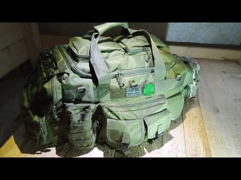 Видео: Однокімнатна сумка Kombat Saxon holdall 100 л, ніж Ruike D198-PB