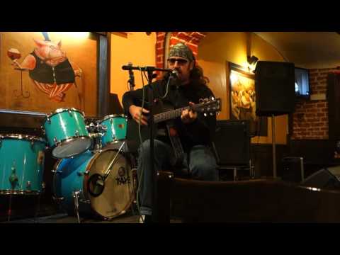 Видео: Ден Назгул - Белые сны @ Швайн 29.11.2015