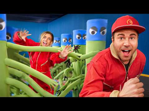 Видео: Мини-Игры В Костюме С Липучками С Pierson!
