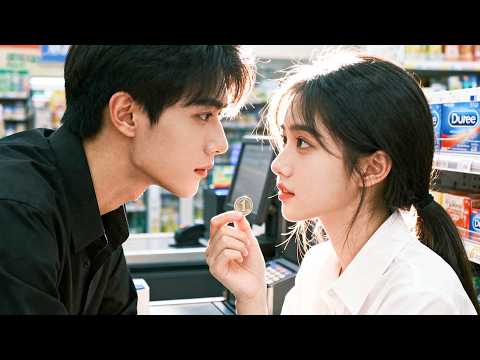 Видео: Миллиардер и глава компании, проживший 20 лет один, неожиданно влюбился в кассиршу!