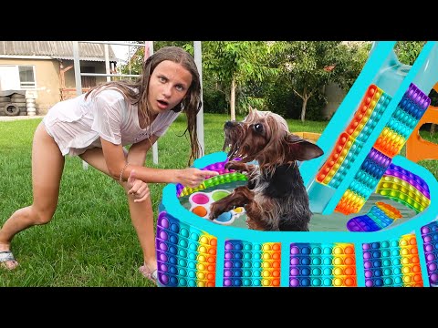 Видео: МОЛЛИ ХОЧЕТ КУПАТЬСЯ в САМОМ КРУТОМ БАССЕЙНЕ ИЗ ПОП ИТ. Крэйзи шоу