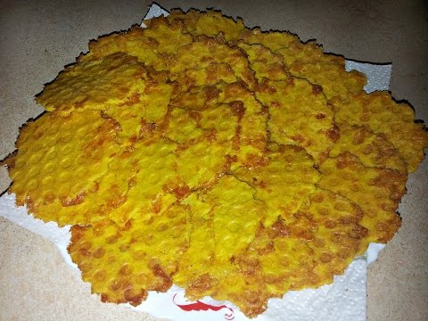 Видео: Домашние Чипсы сырные в вафельнице в домашних условиях (Закуска к пиву) chips