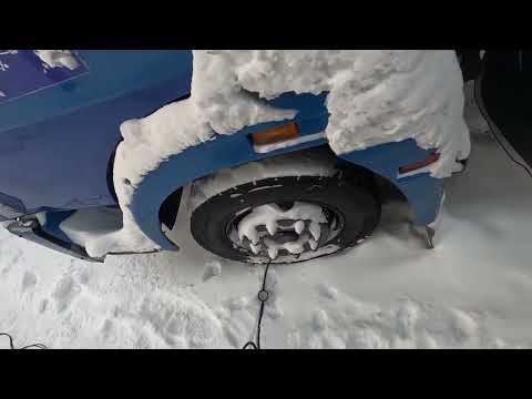 Видео: Пробую разбудить автомобиль после долгой Колымской зимы. Внимание! Присутствует нецензурная лексика!