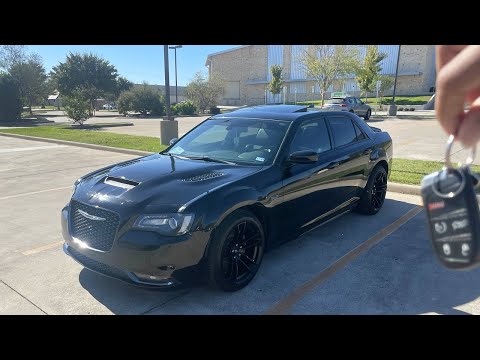 Видео: ЕЖЕДНЕВНАЯ ЕЗДА НА CHRYSLER 300S HEMI (СТОИТ ЛИ ОНО ТОГО? 🤔)