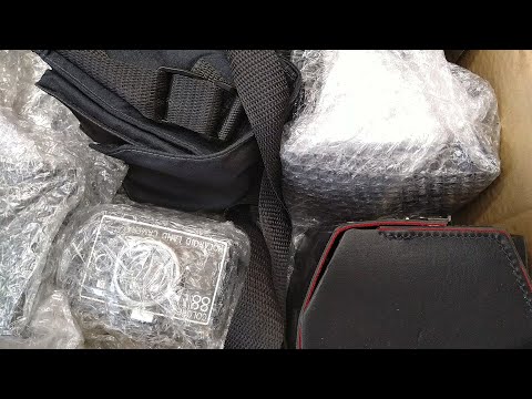 Видео: Ящик с фотоаппаратами POLAROID