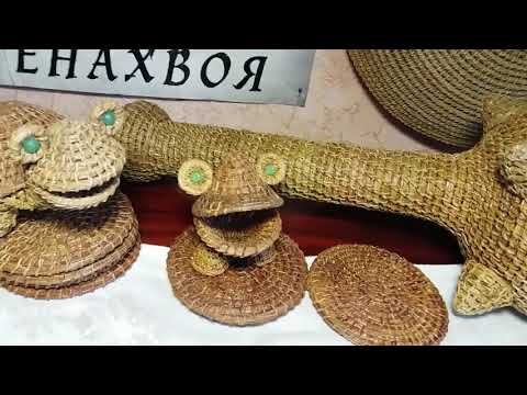 Видео: Плетение из сосновой хвои
