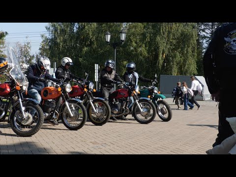 Видео: Форум владельцев мотоциклов ИЖ. Часть 1. ИЖ Планета 3, ИЖ Юпитер 4.