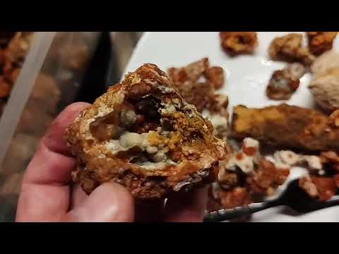 Видео: УРОКИ АКАДЕМИКА ГЛУХОВА: Как очищать найденные минералы, окаменелости,жеоды и кристаллы не повреждая