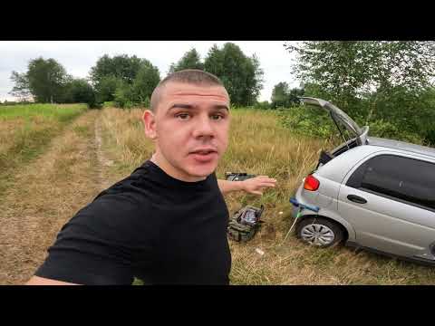 Видео: БОЛОТНЫЕ МОНСТРЫ. РЫБАЛКА на ПОПЛАВОК в лесном болоте, поймал НЕЧТО ужасное