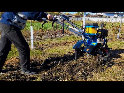 Видео: Мотоблок ДТЗ | Ротоватори на мокрому чорноземі