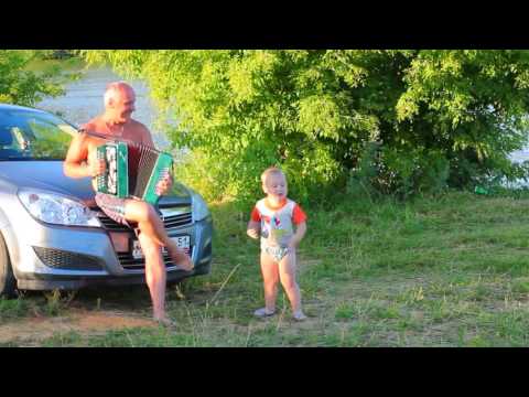 Видео: Ночь лунявая. Поет Сережка 4 года