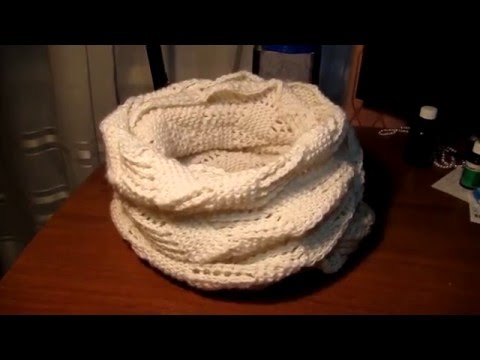 Видео: Вяжем круговой ажурный шарф-снуд (хомут) спицами. Мастер-класс вязания для начинающих