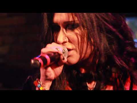 Видео: Линда "Сидите потише"