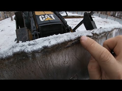 Видео: Уборка снега на стройплощадке