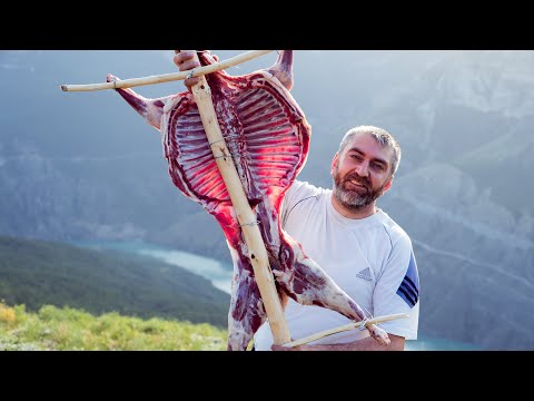 Видео: Ягненок на вертеле на Сулакском Каньоне, как приготовить барана на вертеле!!!