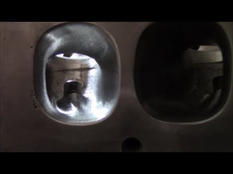 Видео: Часть 23 — Портирование головки блока цилиндров GM 781 «Porting The Good Porting» — сборка двигат...