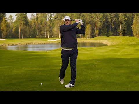 Видео: Играем вместе.  Урок по гольфу №3. Удар клюшкой «айрон».