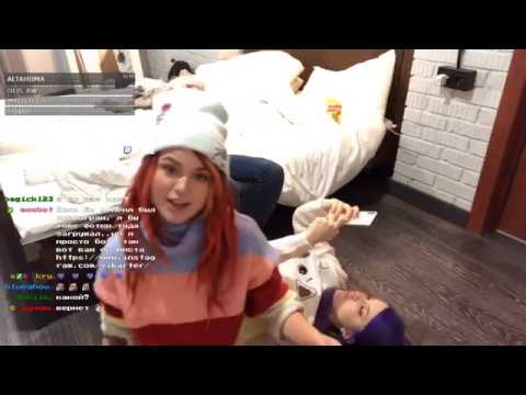 Видео: Подготовка к Stream Holidays на канале Вики Картер