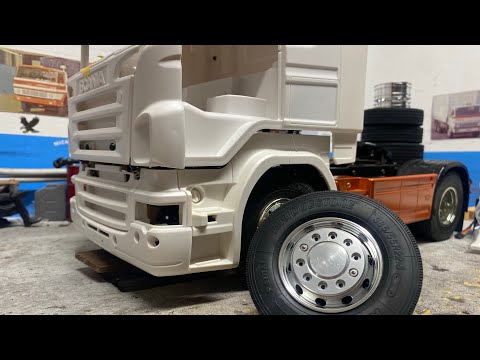 Видео: Scania R730 4x4 Lesu Achse und Alufelgen, много тюнинга для Скании 1:14 RC scale