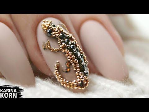 Видео: МАТОВЫЙ ТОП / ЦАРЬ НОГОТЬ ? / ЯЩЕРИЦА НА НОГТЯХ / ОСЕННИЙ МАНИКЮР 2019 / Инкрустация стразами ногтей