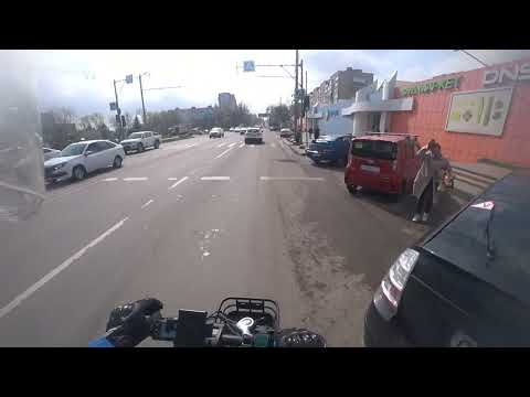 Видео: Забирают электровелосипеды у курьеров