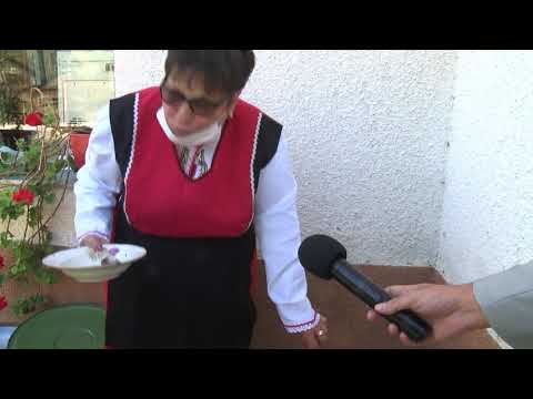 Видео: Раздадоха гъбена супа на социално слаби и самотно живеещи хора от село Райново