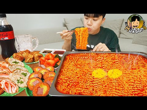 Видео: ASMR MUKBANG | острая лапша Рамён, кимбап, кимчи рецепт ! принимать пищу