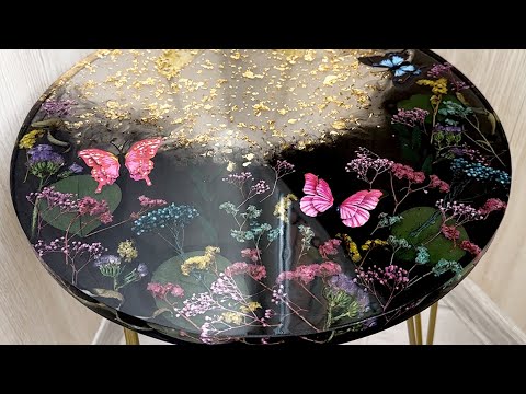 Видео: Эпоксидный стол с настоящими цветами 🌸 | Элегантный декор для дома