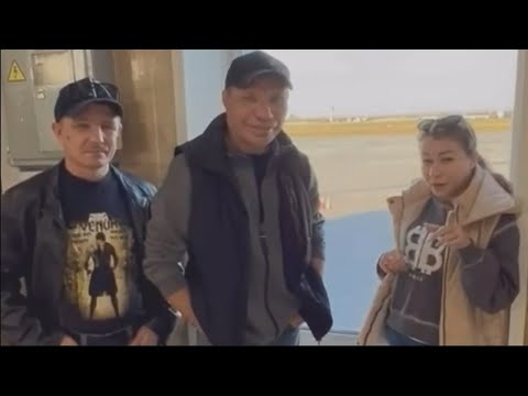 Видео: ОЛЕГ МОНГОЛ, ПАША И ИРИШКА ЧИКИ ПИКИ ВОРВАЛИСЬ В МОСКВУ НА СЪЁМКИ ФИЛЬМА!