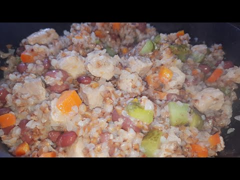 Видео: НЕОБЫЧНАЯ  ГРЕЧНЕВАЯ КАША С ОГУРЦАМИ, МЯСОМ И СМЕТАНОЙ. И вкусно и ПП.