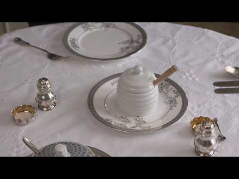 Видео: Как правильно сервировать стол для завтрака