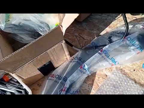 Видео: VOLVO V50 2.0D fuel pipe replacement/Замена топливной трубки VOLVO V50 2.0D