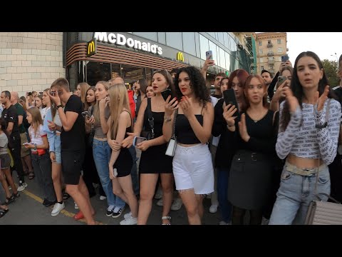 Видео: Много людей в центре Киева! Что происходит? Крещатик