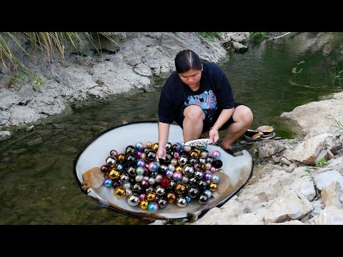 Видео: Я подобрал огромную австралийскую жемчужную устрицу и выпустил высококачественный серебряный жемчуг.