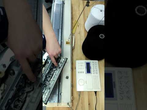 Видео: Brother 970 Неполадки которые встречаются у вязальной машины.