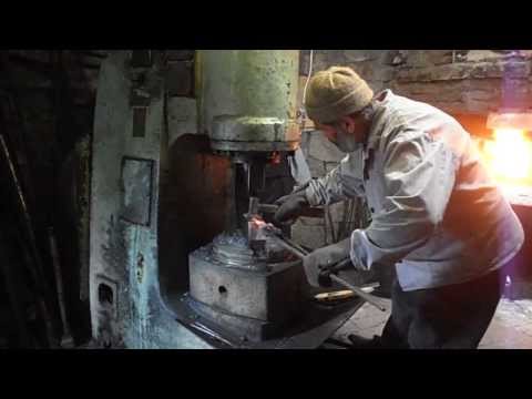 Видео: В гостях у кузнеца Хамзата Бачиева (осень  2013).
