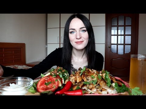 Видео: MUKBANG+рецепт | Курочка, капрезе, овощи гриль | Chicken, caprese, grilled vegetables не ASMR