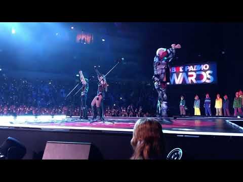 Видео: Группа Little Big на премии новое радио AWARDS. 21 февраля 2020 года. Песня Skibidi