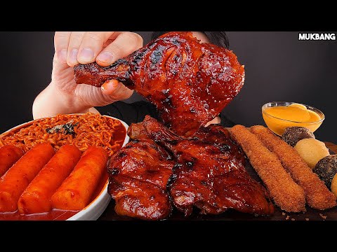 Видео: курица барбекю и острая лапша BBQ CHICKEN 🍗 SPICY FIRE NOODLES TTEOKBOKKI EATING ASMR MUKBANG