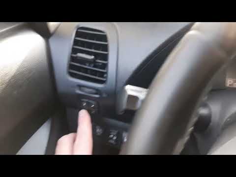 Видео: Панель управления Ниссан Лиф.  Как настроить килиметры/мили Ниссан Лиф