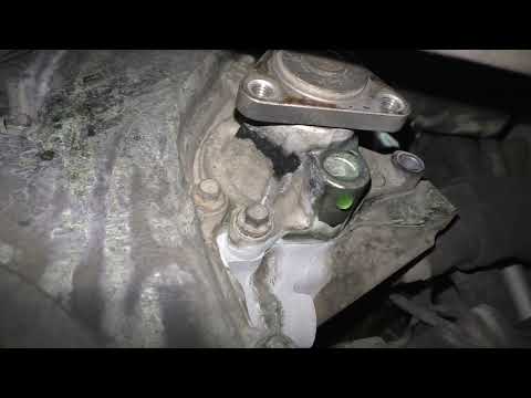 Видео: Замена помпы. Мазда СХ 7 турбо 2.3