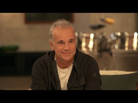 Видео: La Tour (с русскими субтитрами) 2022