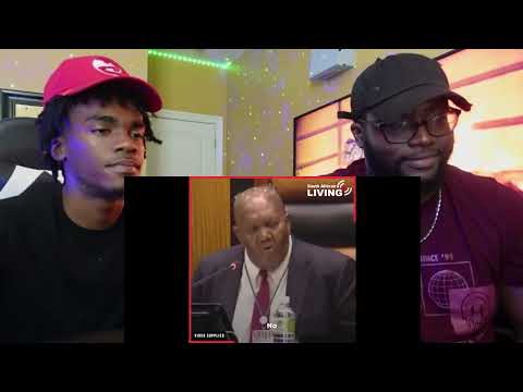 Видео: В ЮЖНОЙ АФРИКЕ ЖИЗНЬ НИКОГДА НЕ СКУЧНА😂 |РЕАКЦИЯ|