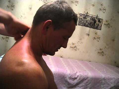 Видео: Кочетков А.В. показывает массаж воротниковой зоны.